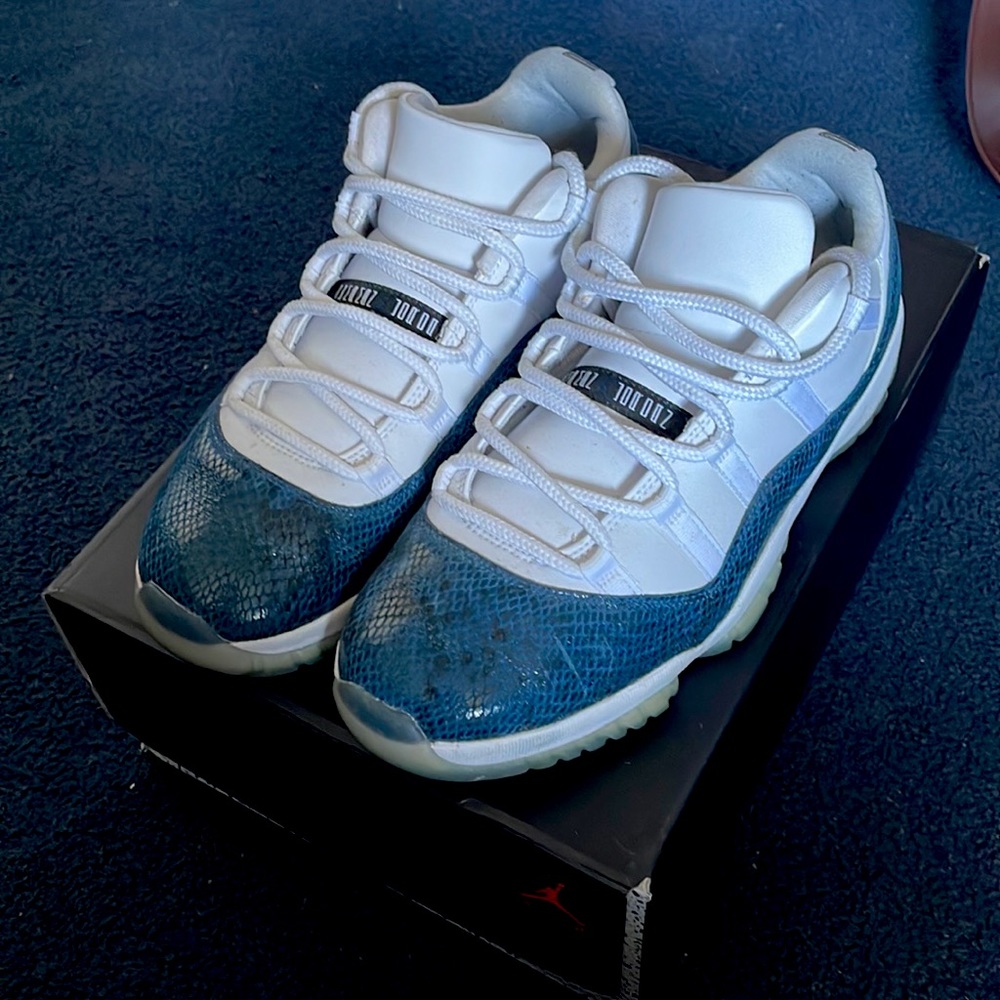 Mens Air Jordan 11 Retro Low 'Navy Snakeskin (size 11)